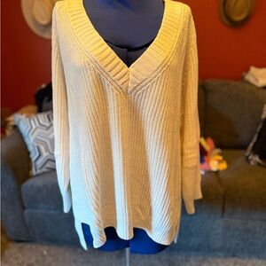 Express Cream V-Neck Women's Sweater